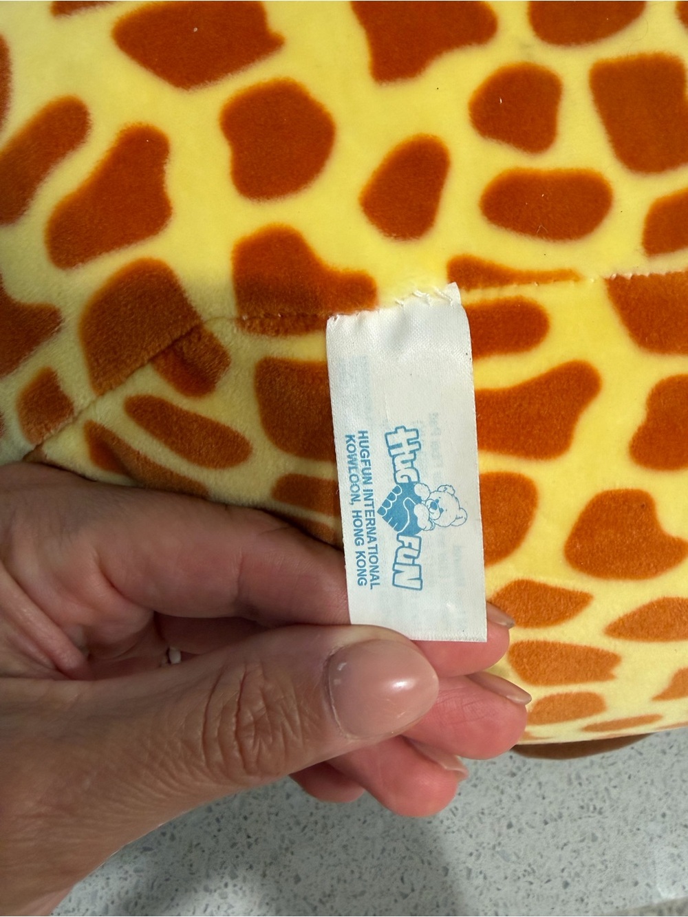 Hug Fun Giraffe Plush 14” - Picture 4 of 4